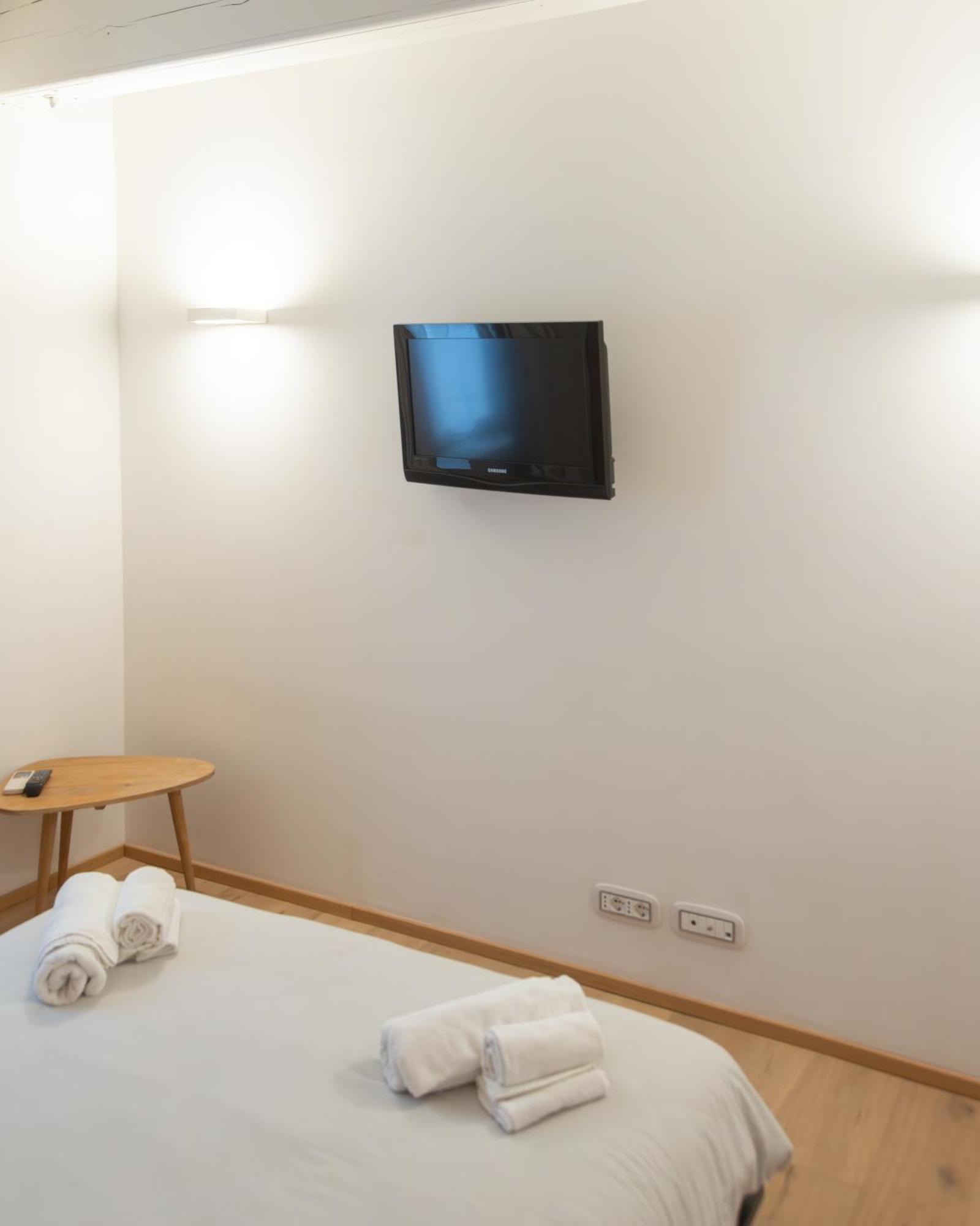 Apartamento White Moon Crema & Parking Exterior foto